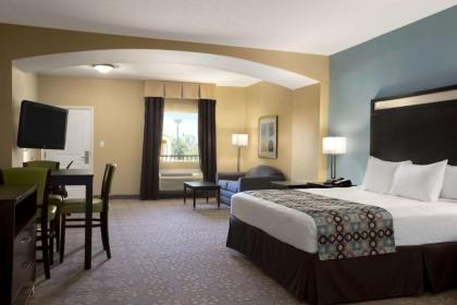 Days Inn & Suites by Wyndham Gonzales - image 3