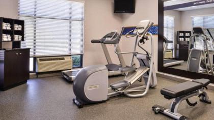 Hampton Inn Gonzales - image 13