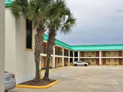 Americas Best Value Inn-Gonzales - image 14