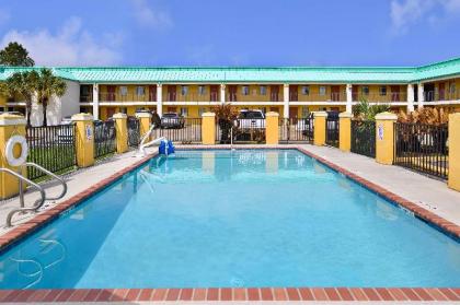 Americas Best Value Inn-Gonzales - image 9