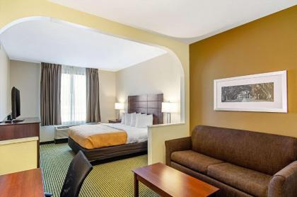 Quality Inn & Suites Near Tanger Outlet Mall - image 3