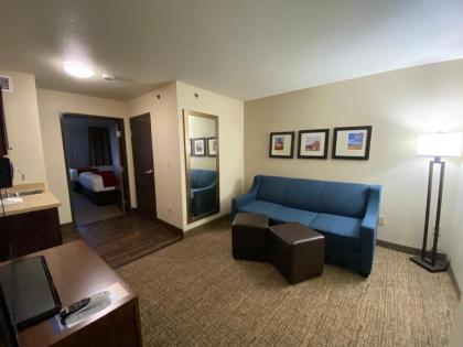 Prairiesky Hotel - image 13