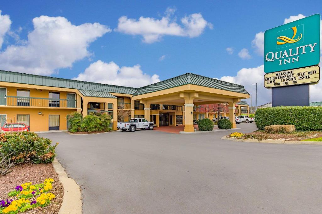 Quality Inn Goodlettsville - main image