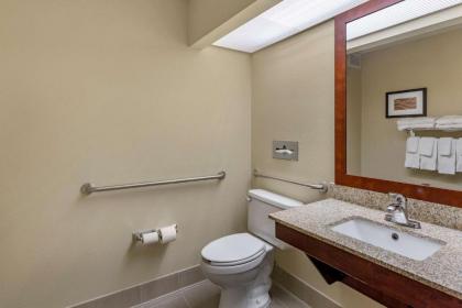 Comfort Suites At Rivergate Mall - image 14