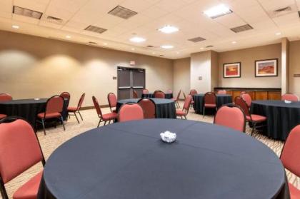 Comfort Suites Goodyear-West Phoenix - image 1