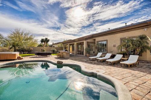 Luxury Sonoran Oasis 11Mi to ISM and Phoenix Raceway! - main image