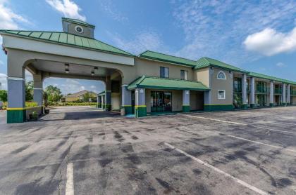 Econo Lodge Goose Creek - image 4