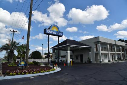 Days Inn by Wyndham Goose Creek - image 2