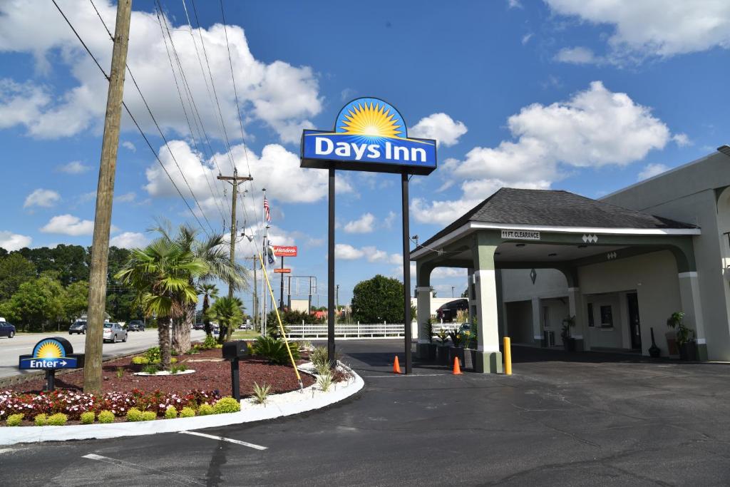 Days Inn by Wyndham Goose Creek - image 6