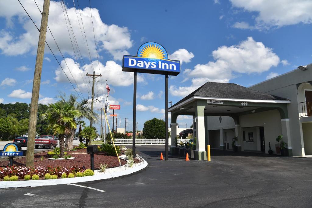 Days Inn by Wyndham Goose Creek - image 7