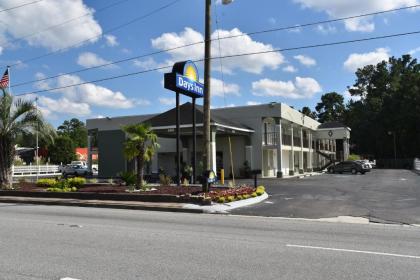 Days Inn by Wyndham Goose Creek - image 8