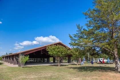 Lake Texoma Camping Resort Cabin 1 - image 10