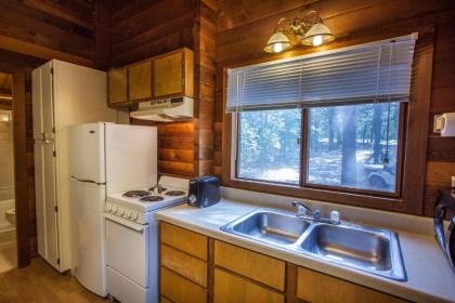 Lake Texoma Camping Resort Cabin 4 - image 7