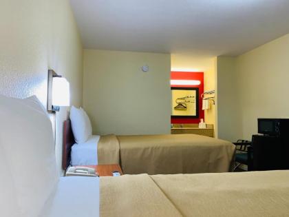 Suite 16 Motel - image 2