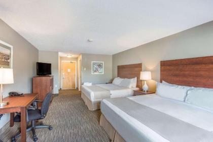 Quality Inn & Suites - image 15