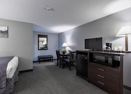 Mt. Madison Inn & Suites - image 11