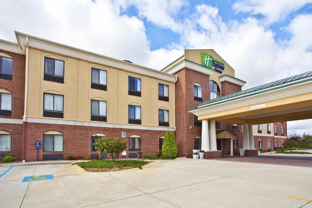 Holiday Inn Express Hotel & Suites Goshen an IHG Hotel - main image