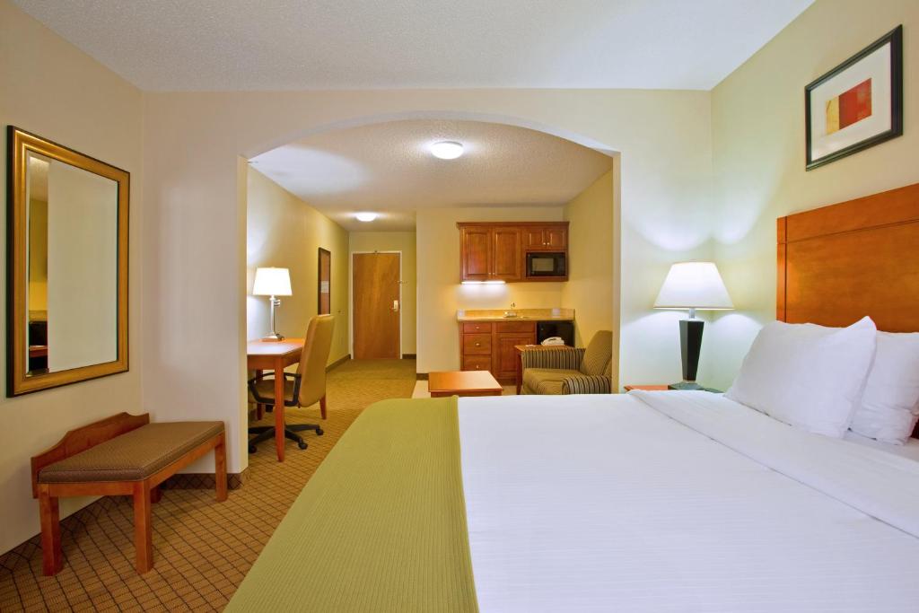 Holiday Inn Express Hotel & Suites Goshen an IHG Hotel - image 7