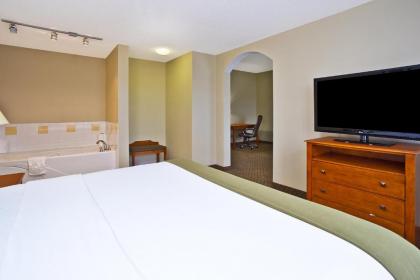 Holiday Inn Express Hotel & Suites Goshen an IHG Hotel - image 8