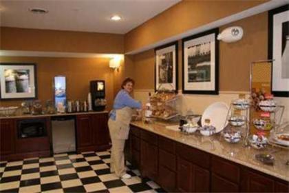 Hampton Inn Goshen - image 7