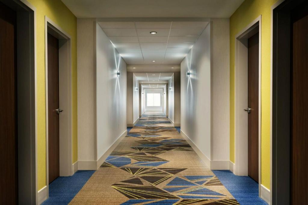 Holiday Inn Express & Suites - Warsaw - E Center an IHG Hotel - image 5