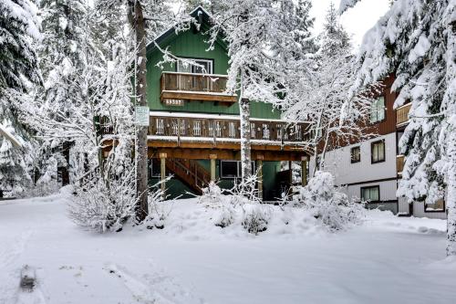 Mt Hood Chalet Vacation Rental - main image