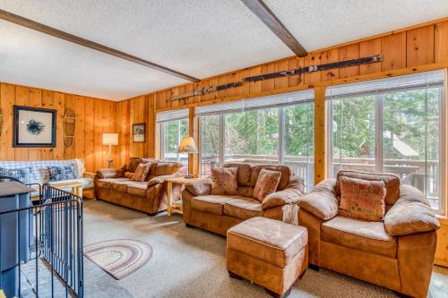 Mt Hood Chalet Vacation Rental - image 4