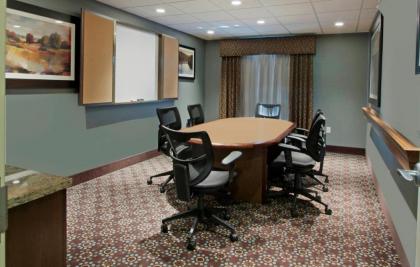 Hampton Inn & Suites Grafton - image 12