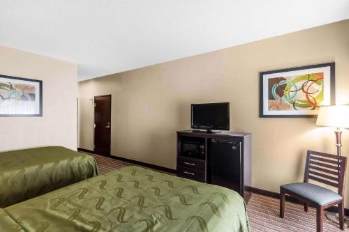 Quality Inn & Suites Granbury - image 4