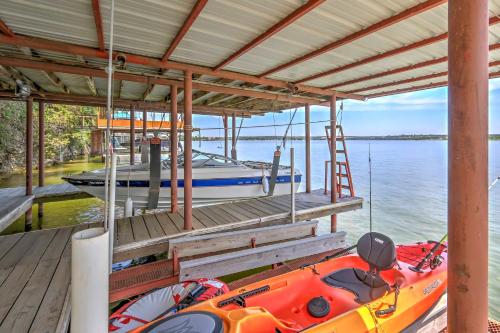 Lake Granbury Escape with Deck Fire Pit and Gazebo! - image 3