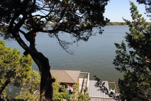 Lake Granbury Escape with Deck Fire Pit and Gazebo! - image 4