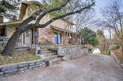 Bright n Breezy Waterfront Lake Granbury Getaway! - image 12