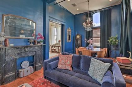 Chic Historic Granbury Apt Seen on Cash Pad! - image 1