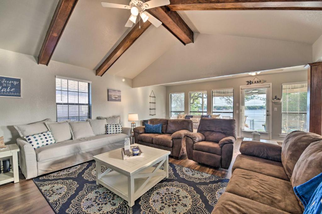 Lakefront Home Less Than 3 Mi to Historic Granbury! - image 3