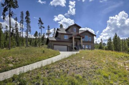 Magnificent Granby Ski-In and Ski-Out Home with Hot Tub! - image 2