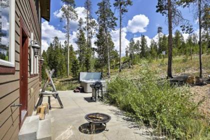 Magnificent Granby Ski-In and Ski-Out Home with Hot Tub! - image 5