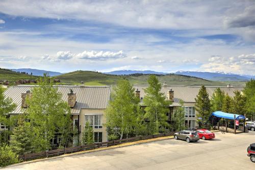 Granby Condo with Fireplace Hot Tub and Lift Access! - image 3