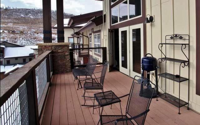 Ski-In and Ski-Out Granby Penthouse with Loft and Deck! - image 4