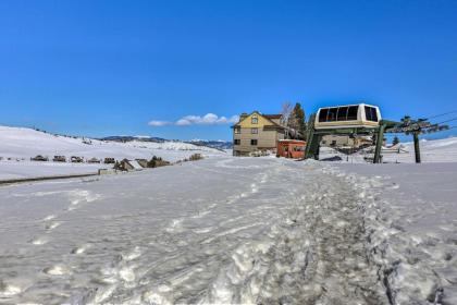 Ski-In and Ski-Out Retreat with Gas Grill and Fire Pit - image 2