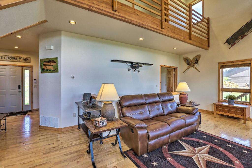 Spacious Home with Hot Tub 2 Mi to Granby Ranch - image 6