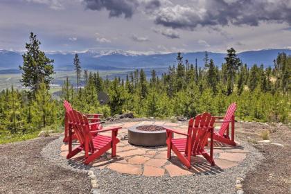 Lavish mountain Retreat with Large Deck and Game Room Granby