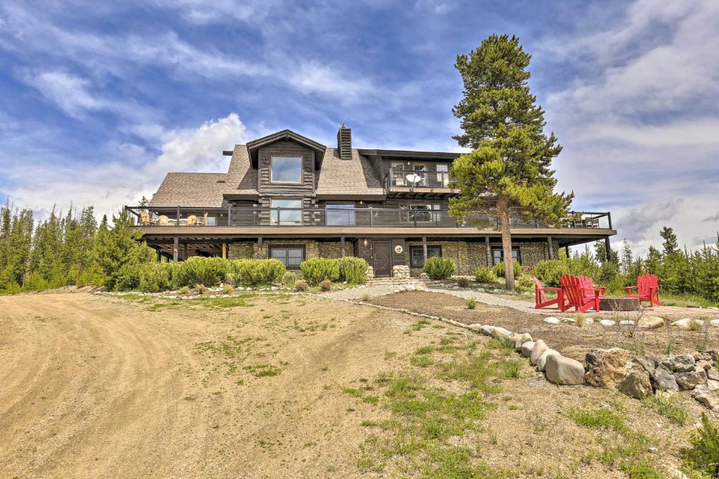 Lavish Mountain Retreat with Large Deck and Game Room! - image 3