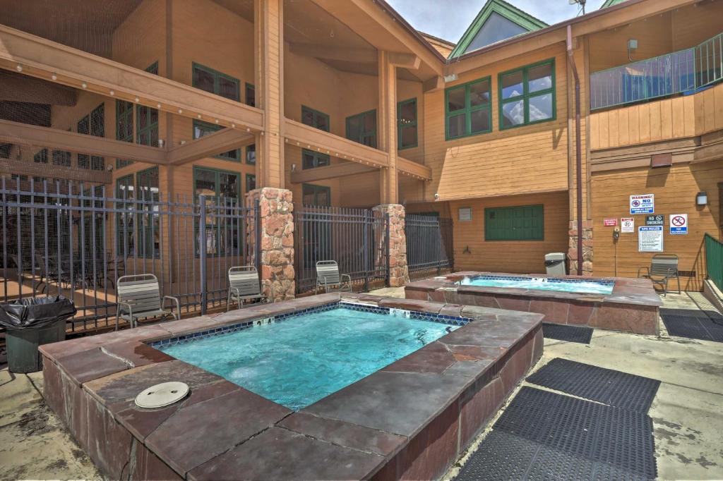 Cozy Couples Studio Resort Pools and Hot Tubs - image 2