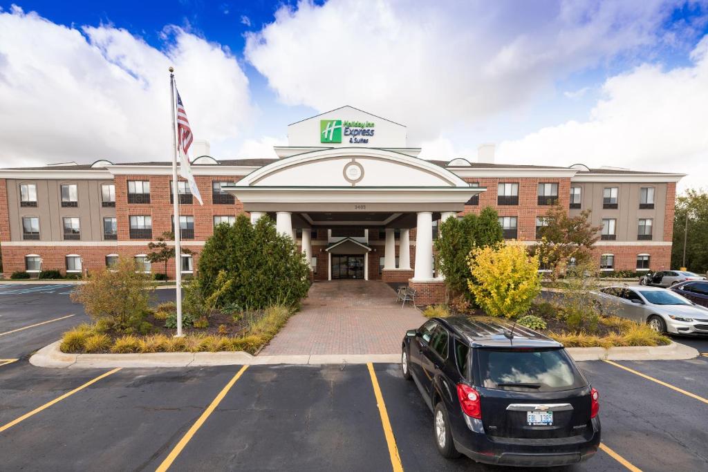 Holiday Inn Express Hotel & Suites Grand Blanc an IHG Hotel - main image