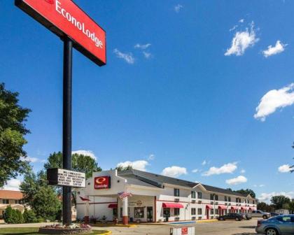 Econo Lodge Grand Forks - image 7