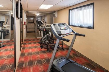 Ramada by Wyndham Grand Forks - image 3