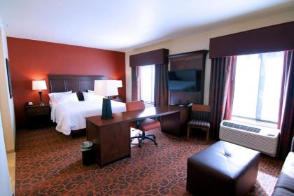 Hampton Inn & Suites Grand Forks - image 11