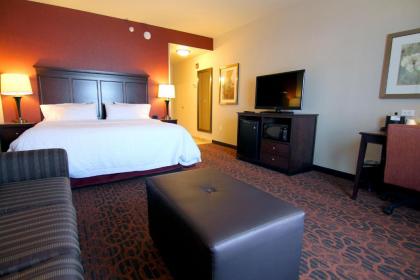 Hampton Inn & Suites Grand Forks - image 8