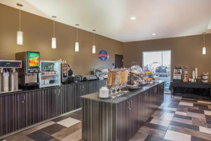 Baymont by Wyndham Grand Forks - image 3