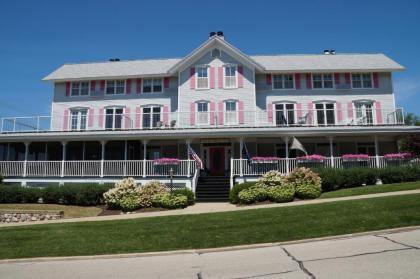 Harbor House Inn - image 3